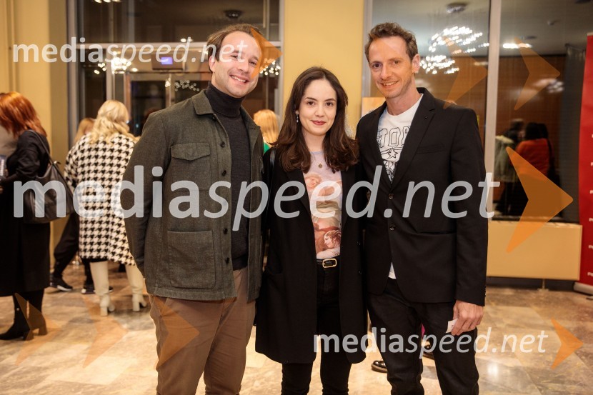  Nik  Škrlec, igralec;  Lara Wolf Završnik, igralka;  Laren  Polič Zdravič, glasbenik in igralecLunapark, premiera drame