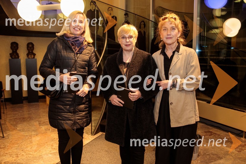 mag. Tatjana  Bobnar, ministrica za notranje zadeve; dr. Nataša Pirc Musar, predsednica Republike Slovenije;  Barbara Hieng Samobor, direktorica in umetniška vodja MGLLunapark, premiera drame