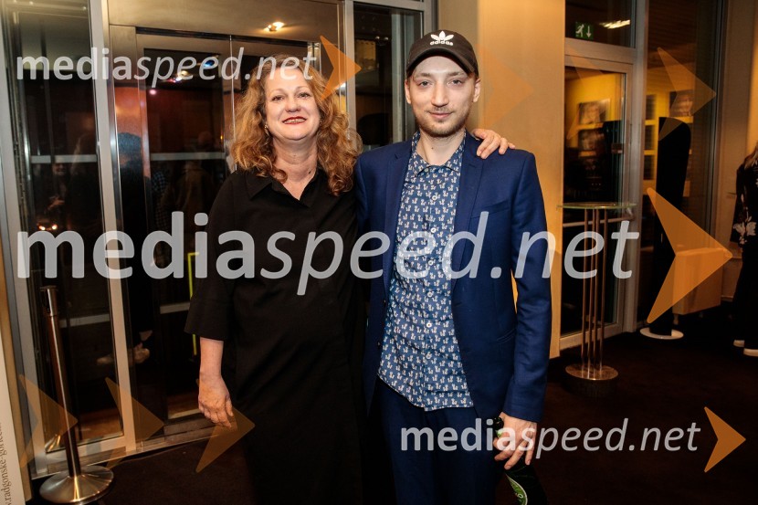  Tijana Zinajić, režiserka, igralka;  Matic Hrovat, kostumografLunapark, premiera drame