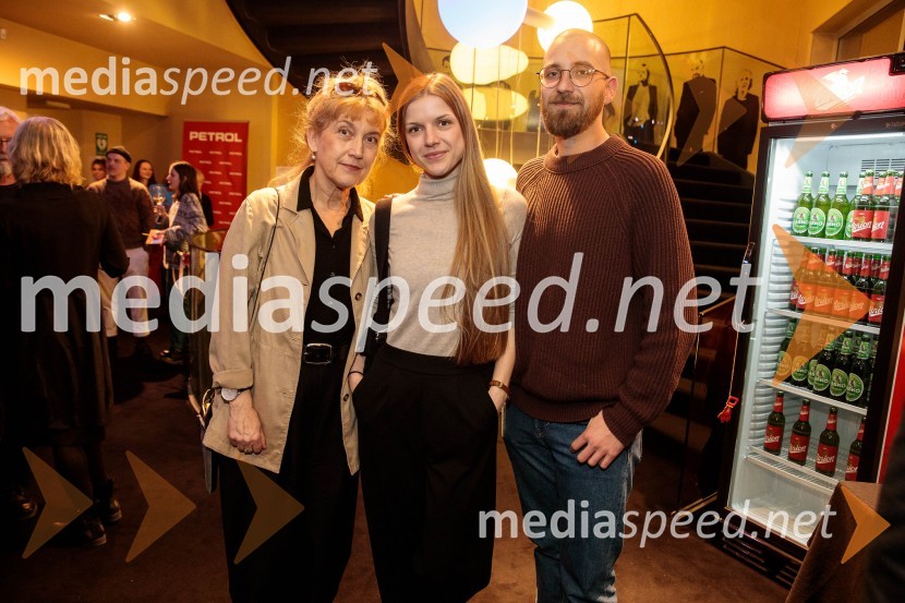  Barbara Hieng Samobor, direktorica in umetniška vodja MGL;  Ana  Samobor;  Sašo Puljarević, literarni kritikLunapark, premiera drame