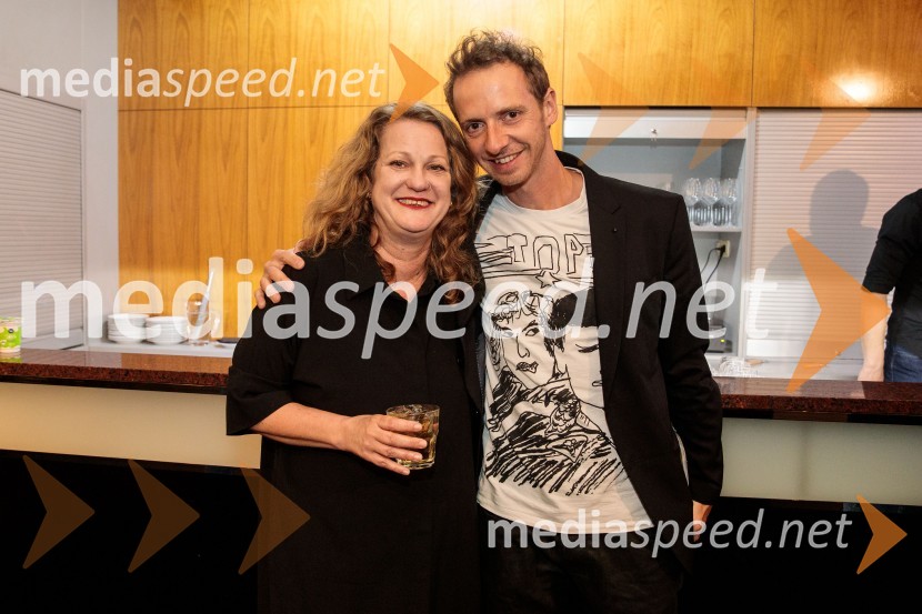  Tijana Zinajić, režiserka, igralka;  Laren  Polič Zdravič, glasbenik in igralecLunapark, premiera drame