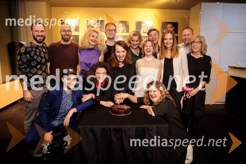  Darjan Mihajlović Cerar, scenograf;  Sašo Puljarević, literarni kritik;  Matic Hrovat, kostumograf;  Tanja Dimitrievska, igralka;  Diana  Kolenc, igralka;  Gregor Podričnik, igralec;  Bernarda Oman, igralka;  Karin Komljanec, igralka;  Lena Hribar  Škrlec, igralka;  Jure Rajšp, igralec;  Tijana Zinajić, režiserka, igralka;  Jelena Kajgo;  Martin Vrtačnik, lektor;  Alenka Klabus Vesel, dramaturginjaLunapark, premiera drame