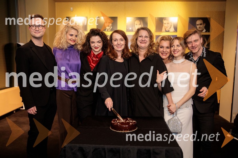  Gregor Podričnik, igralec;  Tanja Dimitrievska, igralka;  Diana  Kolenc, igralka;  Bernarda Oman, igralka;  Tijana Zinajić, režiserka, igralka;  Karin Komljanec, igralka;  Lena Hribar  Škrlec, igralka;  Jure Rajšp, igralecLunapark, premiera drame