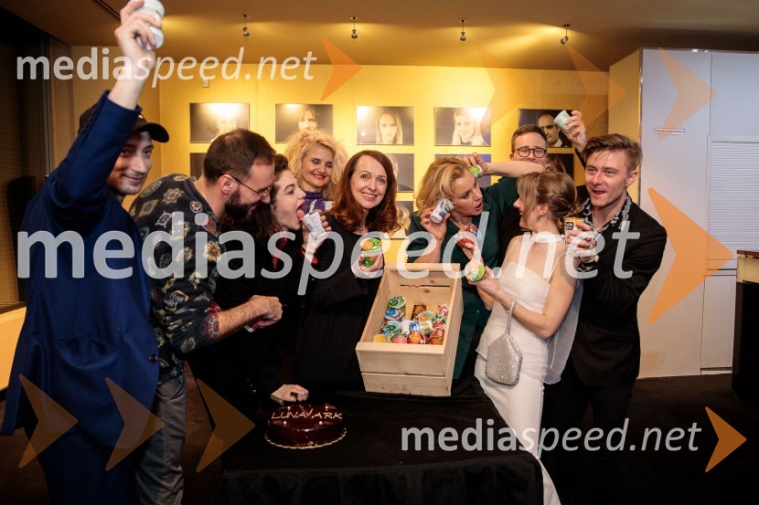  Matic Hrovat, kostumograf;  Darjan Mihajlović Cerar, scenograf;  Diana  Kolenc, igralka;  Tanja Dimitrievska, igralka;  Bernarda Oman, igralka;  Karin Komljanec, igralka;  Gregor Podričnik, igralec;  Lena Hribar  Škrlec, igralka;  Jure Rajšp, igralecLunapark, premiera drame