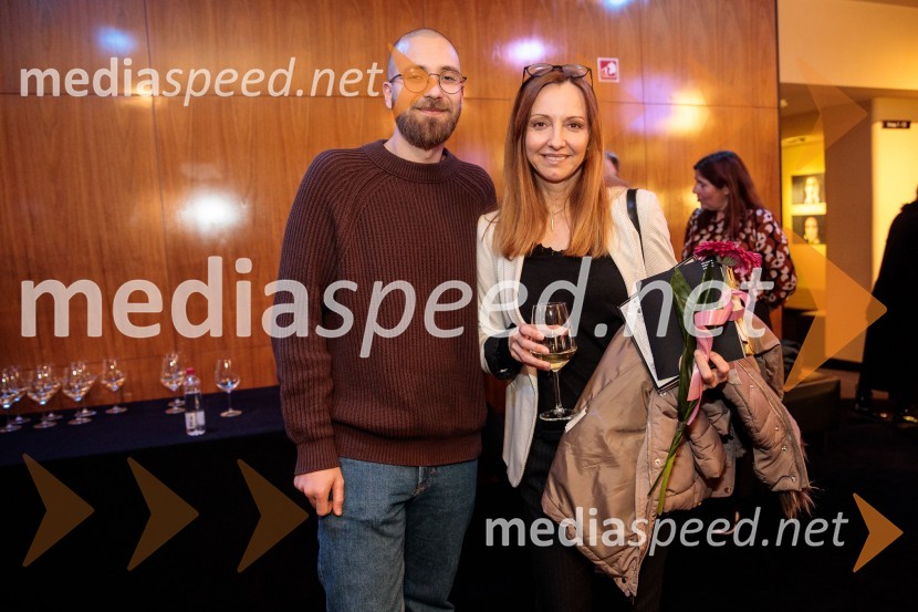  Sašo Puljarević, literarni kritik;  Jelena KajgoLunapark, premiera drame