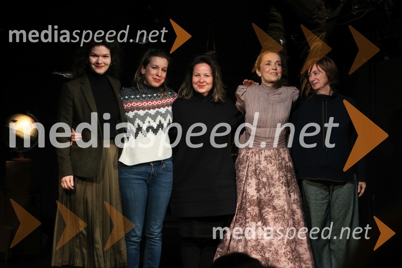  Tajda Lipicer, dramaturginja in kritičarka;  Tina Kolenik, kostumografinja;  Zvezdana Novaković , pevka, harfistka, igralka, performerka;  Maja Kunšič, igralka;  Maja Cerar, lektoricaPalčica, premiera lutkovne predstave