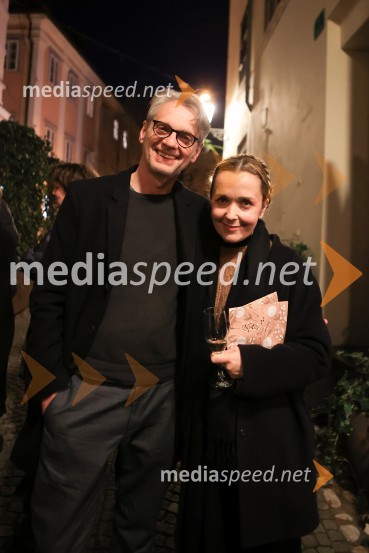  Primož Ekart, igralec, režiser;  Maja Kunšič, igralkaPalčica, premiera lutkovne predstave