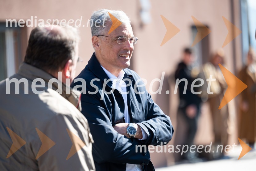 mag. Črtomir Remec, direktor Stanovanjskega sklada RSV Slovenskih Konjicah slovesna otvoritev 11 novih najemnih stanovanj SSRS