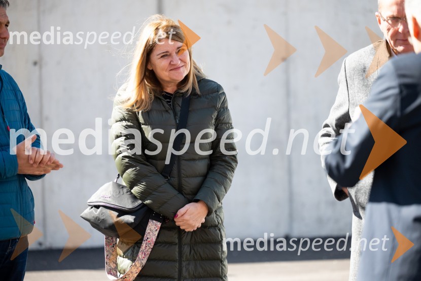  Breda Obrez Preskar, izvršna direktorica Celjski sejem d.d.V Slovenskih Konjicah slovesna otvoritev 11 novih najemnih stanovanj SSRS