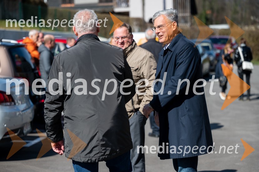  ... ;  Bojan Podkrajšek, poslanec SDS; mag. Črtomir Remec, direktor Stanovanjskega sklada RSV Slovenskih Konjicah slovesna otvoritev 11 novih najemnih stanovanj SSRS