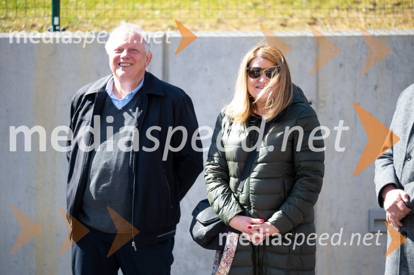  Tomaž Rihtaršič, direktor, Stanovanjsko podjetje Konjice d.o.o;  Breda Obrez Preskar, izvršna direktorica Celjski sejem d.d.V Slovenskih Konjicah slovesna otvoritev 11 novih najemnih stanovanj SSRS