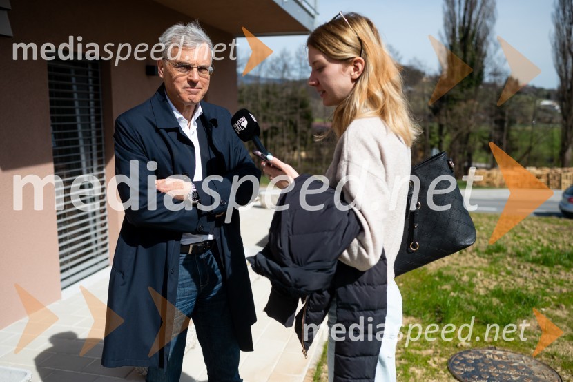 mag. Črtomir Remec, direktor Stanovanjskega sklada RS;  ... V Slovenskih Konjicah slovesna otvoritev 11 novih najemnih stanovanj SSRS