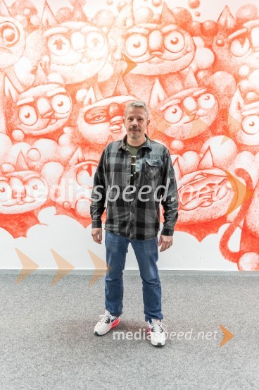  Slaven Lunar Kosanovic, hrvaški grafitar in multidisciplinarnega umetnikRecycle or Try, otvoritev razstave v UGM