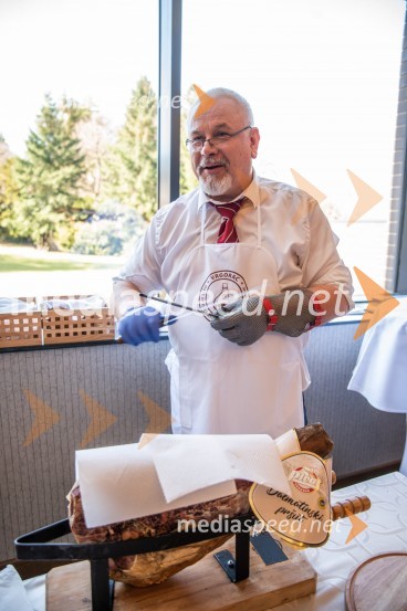  Ante Madir, direktor oddelka blagovne znamke HRVATSKI PRŠUTPredstavitev Makarske riviere in Zabiokovlja, novinarska konferenca