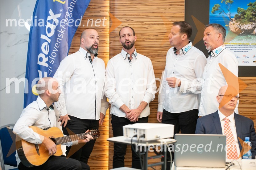 Dalmatinska klapa BeruliaPredstavitev Makarske riviere in Zabiokovlja, novinarska konferenca