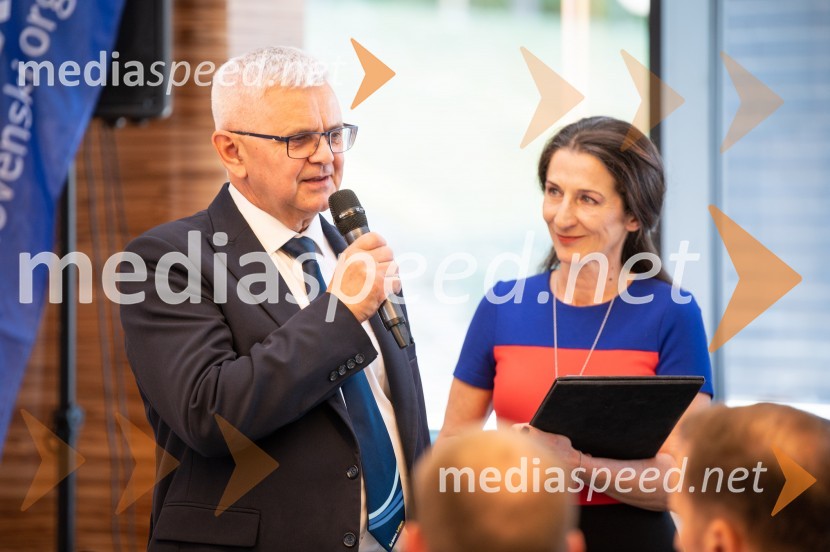  Jože Režonja, direktor odnosov z javnostmi, Relax Turizem;  Betka Šuhel Mikolič, mentorica nastopanja v javnosti, radijska in televizijska voditeljica, podjetje BPRPredstavitev Makarske riviere in Zabiokovlja, novinarska konferenca