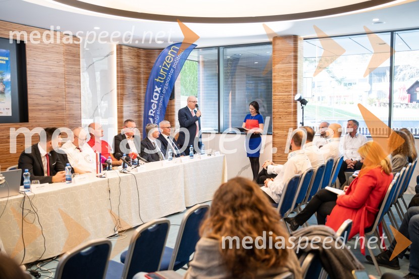   Ante Jurišić,  direktor, TZO Baška Voda;  Betka Šuhel Mikolič, mentorica nastopanja v javnosti, radijska in televizijska voditeljica, podjetje BPRPredstavitev Makarske riviere in Zabiokovlja, novinarska konferenca