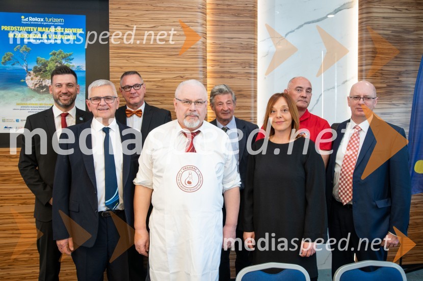  Slavo Jakša, direktor, Park prirode Biokovo;  Jože Režonja, direktor odnosov z javnostmi, Relax Turizem;  Davor Andrijašević, vodja in organizator turističnih dogodkov na Makarski rivieri;  Ante Madir, direktor oddelka blagovne znamke HRVATSKI PRŠUT; dr. Ivo Mravičić, direktor TZO Tučepi;  Ružana Kovač, vodja marketinga in promocijskih aktivnosti, Park prirode Biokovo;  Tonći Lalić, vodja marketinga in promocijskih aktivnostih, TZO Makarska;   Ante Jurišić,  direktor, TZO Baška VodaPredstavitev Makarske riviere in Zabiokovlja, novinarska konferenca