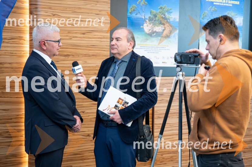  Jože Režonja, direktor odnosov z javnostmi, Relax Turizem;  Mario Berdič, likovni kritik in kustos;  Angel VasilovskiPredstavitev Makarske riviere in Zabiokovlja, novinarska konferenca
