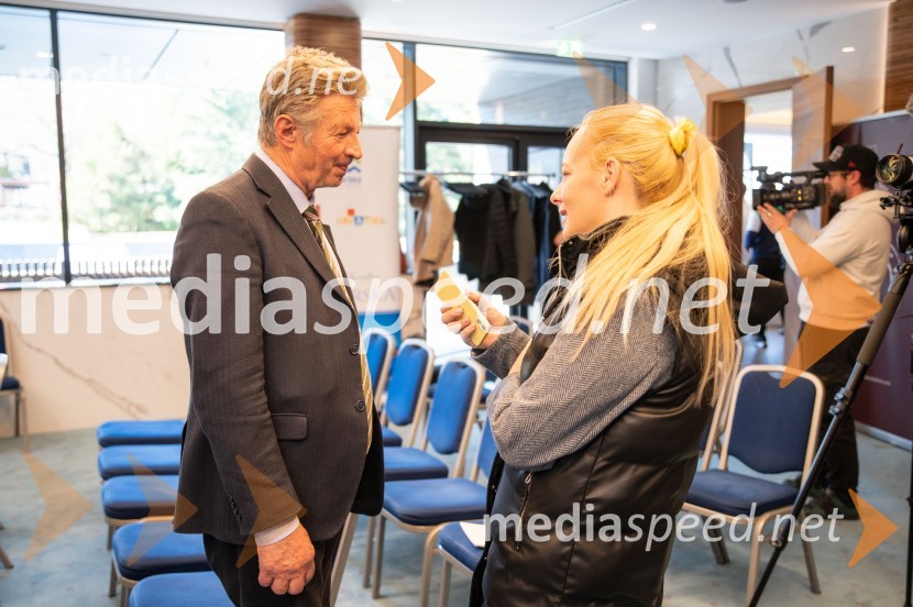 dr. Ivo Mravičić, direktor TZO Tučepi;  ... Predstavitev Makarske riviere in Zabiokovlja, novinarska konferenca