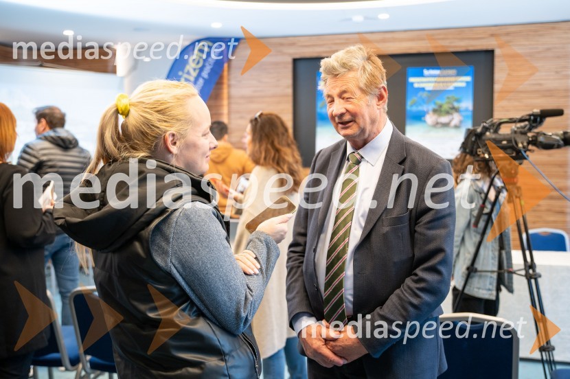  ... ; dr. Ivo Mravičić, direktor TZO TučepiPredstavitev Makarske riviere in Zabiokovlja, novinarska konferenca