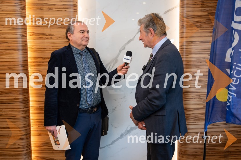  Mario Berdič, likovni kritik in kustos; dr. Ivo Mravičić, direktor TZO TučepiPredstavitev Makarske riviere in Zabiokovlja, novinarska konferenca