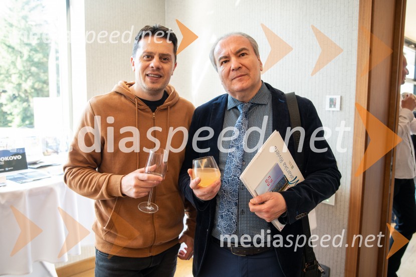  Angel Vasilovski;  Mario Berdič, likovni kritik in kustosPredstavitev Makarske riviere in Zabiokovlja, novinarska konferenca