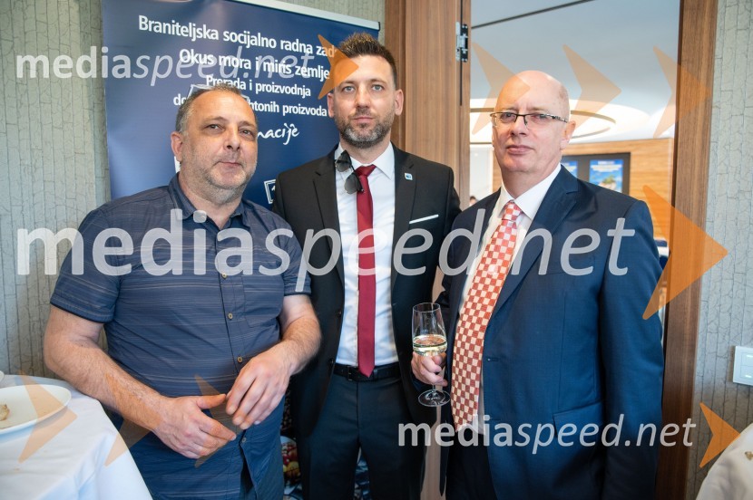  Primož Longyka, urednik, revija Fokus plus;  Slavo Jakša, direktor, Park prirode Biokovo;   Ante Jurišić,  direktor, TZO Baška VodaPredstavitev Makarske riviere in Zabiokovlja, novinarska konferenca