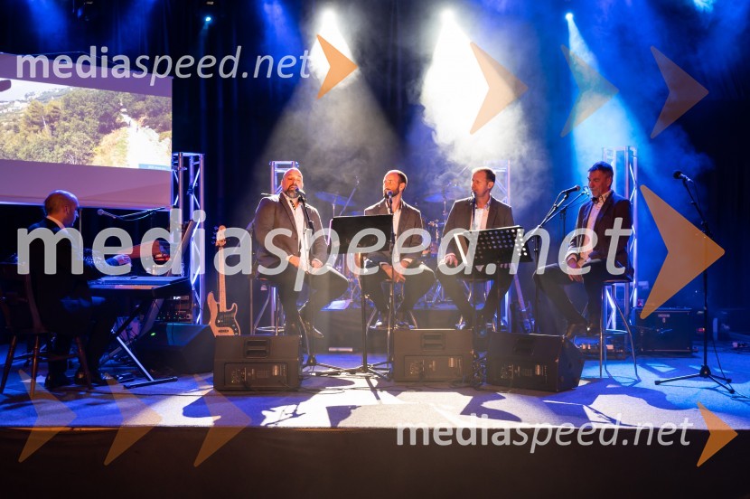 Dalmatinska klapa BeruliaZabavno-glasbeni večer s predstavitvijo Makarske riviere in Zabiokovlja