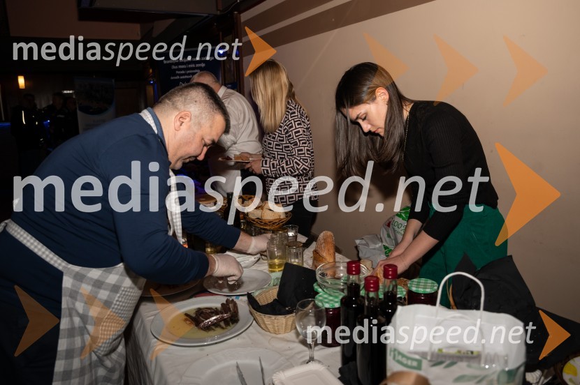 Zabavno-glasbeni večer s predstavitvijo Makarske riviere in Zabiokovlja