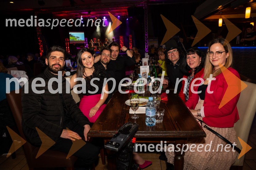  ... ;  Larisa Sreš, pevka, skupina Avantura;  ... ;  ... ;  ... ;  ... ;  ... Zabavno-glasbeni večer s predstavitvijo Makarske riviere in Zabiokovlja