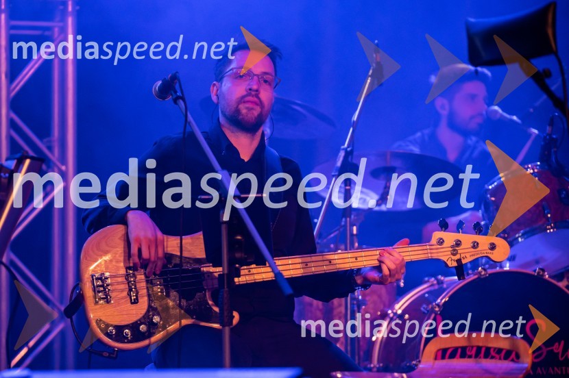  Filip Vlaj, kitarist, skupina AvanturaZabavno-glasbeni večer s predstavitvijo Makarske riviere in Zabiokovlja