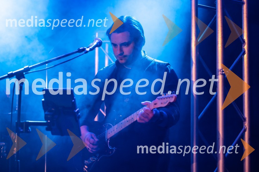  Nino  Dotto, glasbenik, skupina AvanturaZabavno-glasbeni večer s predstavitvijo Makarske riviere in Zabiokovlja