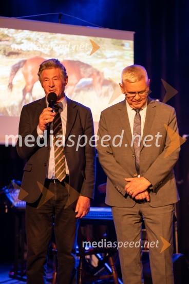 dr. Ivo Mravičić, direktor TZO Tučepi;  Jože Režonja, direktor odnosov z javnostmi, Relax TurizemZabavno-glasbeni večer s predstavitvijo Makarske riviere in Zabiokovlja