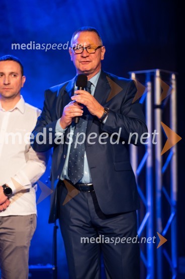  Davor Andrijašević, vodja in organizator turističnih dogodkov na Makarski rivieriZabavno-glasbeni večer s predstavitvijo Makarske riviere in Zabiokovlja