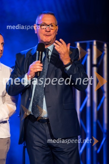  Davor Andrijašević, vodja in organizator turističnih dogodkov na Makarski rivieriZabavno-glasbeni večer s predstavitvijo Makarske riviere in Zabiokovlja