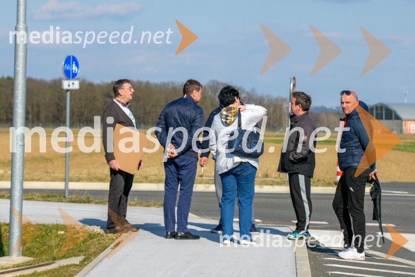 Protestni shod delavcev pred hoško Magno se je izjalovil