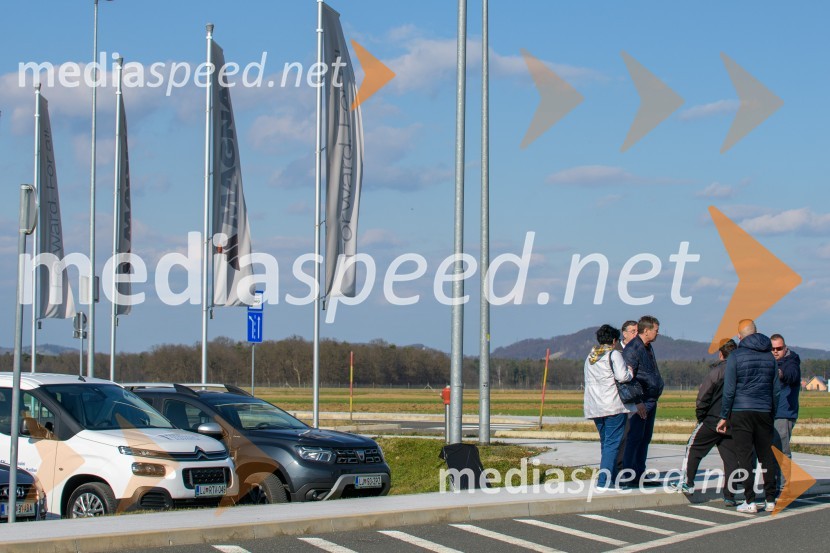 Protestni shod delavcev pred hoško Magno se je izjalovil