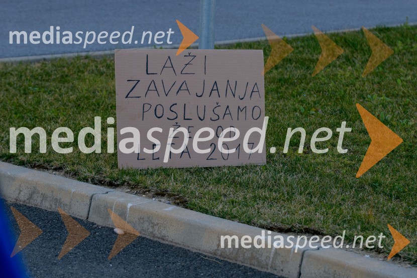 Protestni shod delavcev pred hoško Magno se je izjalovil