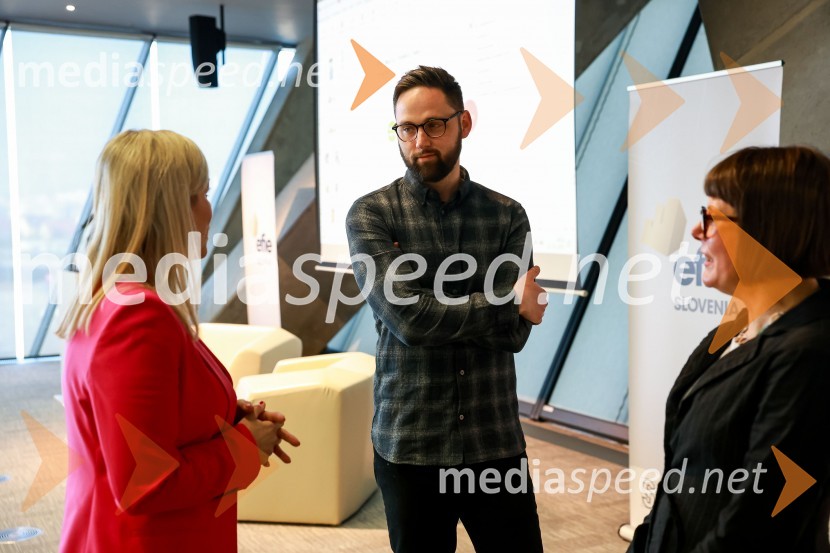  Mojca Briščik, direktorica SOZ (Slovenska oglaševalska zbornica);  ... ;  Heather Alderson, globalna partnerica za načrtovanje, adam&eveDDB; podpredsednica, Charlton Athletic Supporters TrustEffie dan 2023