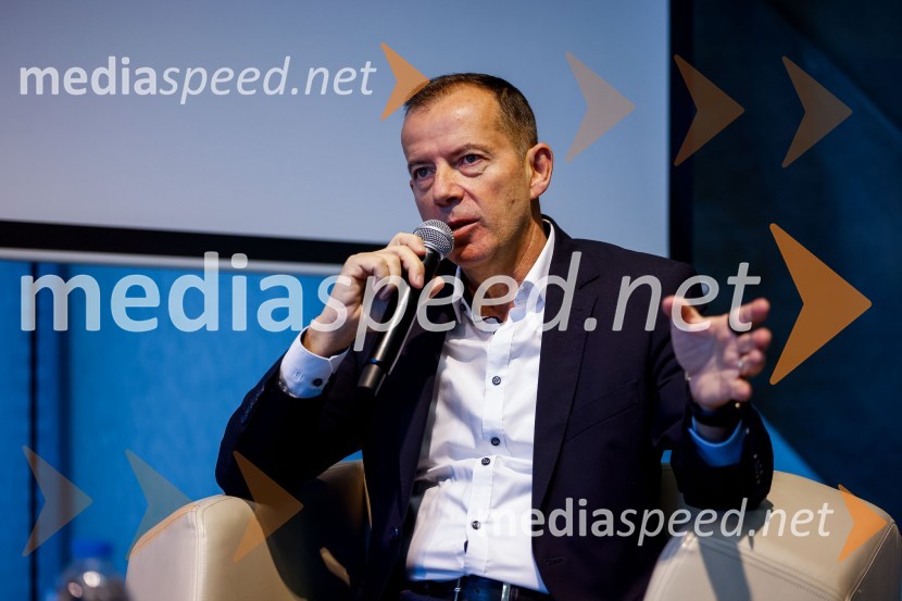  Enzo Smrekar, predsednik uprave Droge Kolinske in glavni direktor strateškega poslovnega področja v Atlantic Grupi, predsednik SZS, podpredsednik Olimpijskega komiteja SlovenijeEffie dan 2023