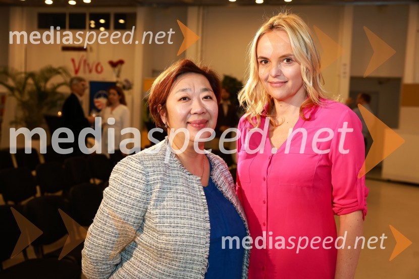  ... ;  Ajša Vodnik, izvršna direktorica AmCham (Ameriška gospodarska zbornica)Poslovna liderka in poslovni lider leta 2023