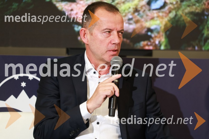  Enzo Smrekar, predsednik uprave Droge Kolinske in glavni direktor strateškega poslovnega področja v Atlantic Grupi, predsednik SZS, podpredsednik Olimpijskega komiteja SlovenijePoslovna liderka in poslovni lider leta 2023