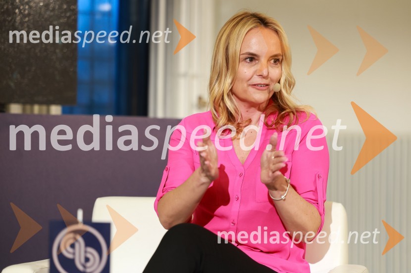  Ajša Vodnik, izvršna direktorica AmCham (Ameriška gospodarska zbornica)Poslovna liderka in poslovni lider leta 2023