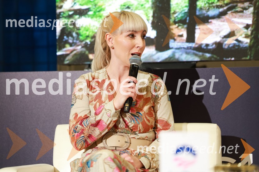  Ana Petrič, direktorica DEOS Centra starejših Notranje GoricePoslovna liderka in poslovni lider leta 2023