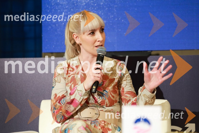  Ana Petrič, direktorica DEOS Centra starejših Notranje GoricePoslovna liderka in poslovni lider leta 2023