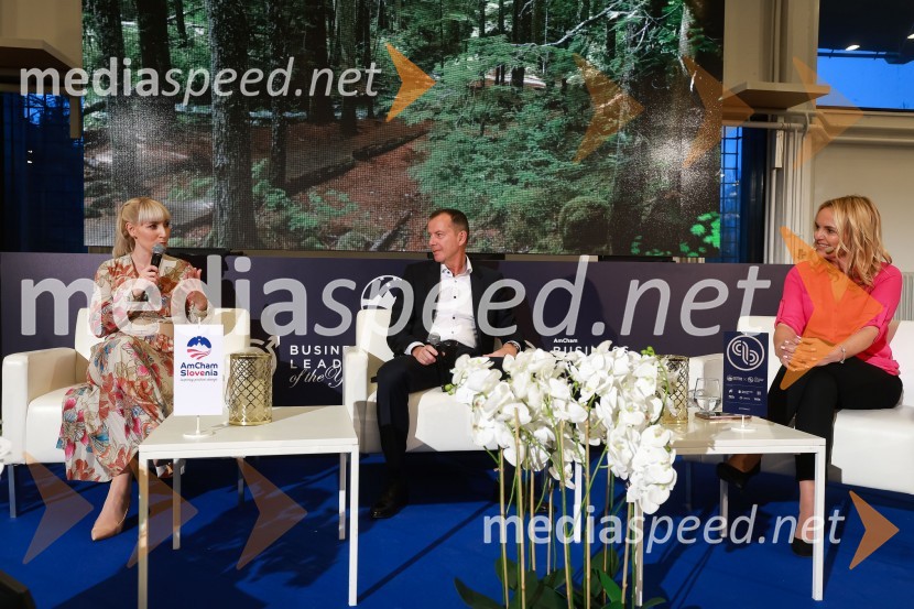  Ana Petrič, direktorica DEOS Centra starejših Notranje Gorice;  Enzo Smrekar, predsednik uprave Droge Kolinske in glavni direktor strateškega poslovnega področja v Atlantic Grupi, predsednik SZS, podpredsednik Olimpijskega komiteja Slovenije;  Ajša Vodnik, izvršna direktorica AmCham (Ameriška gospodarska zbornica)Poslovna liderka in poslovni lider leta 2023