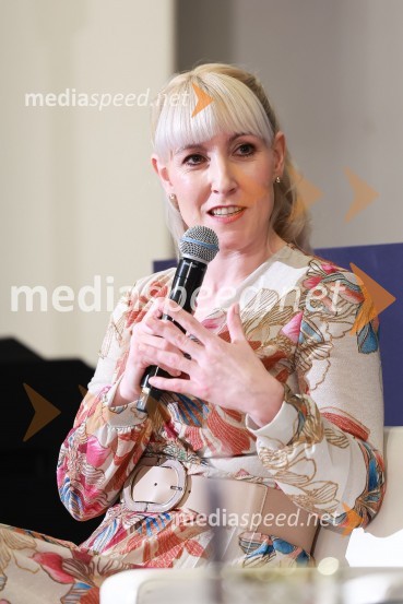  Ana Petrič, direktorica DEOS Centra starejših Notranje GoricePoslovna liderka in poslovni lider leta 2023