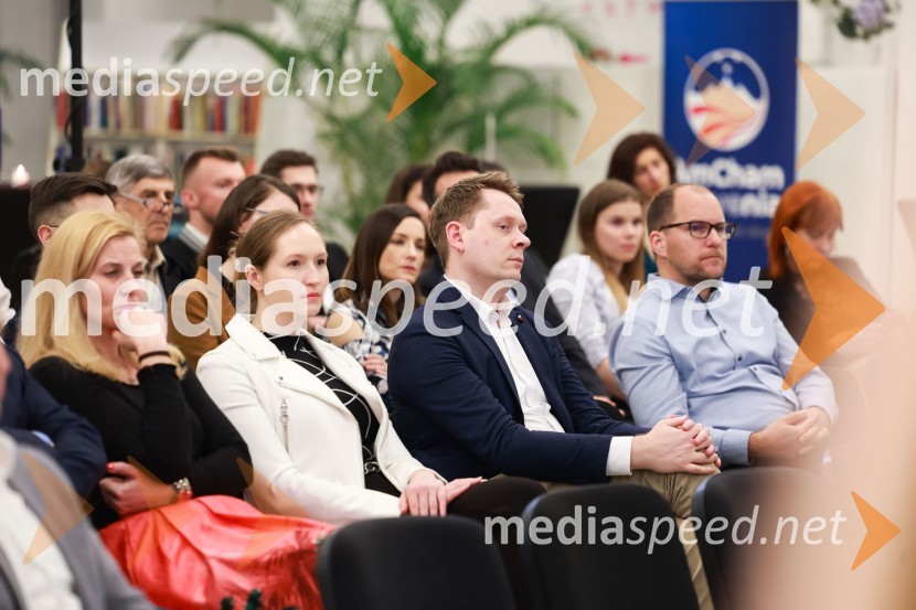 Poslovna liderka in poslovni lider leta 2023