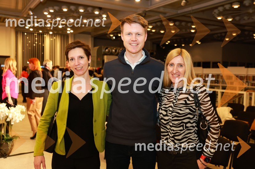  Nina Langerholc Čebokli, Dodo consulting;  ... ;  Vida Dolenc Pogačnik, namestnica direktorice Amcham  (Ameriške gospodarske zbornice)Poslovna liderka in poslovni lider leta 2023